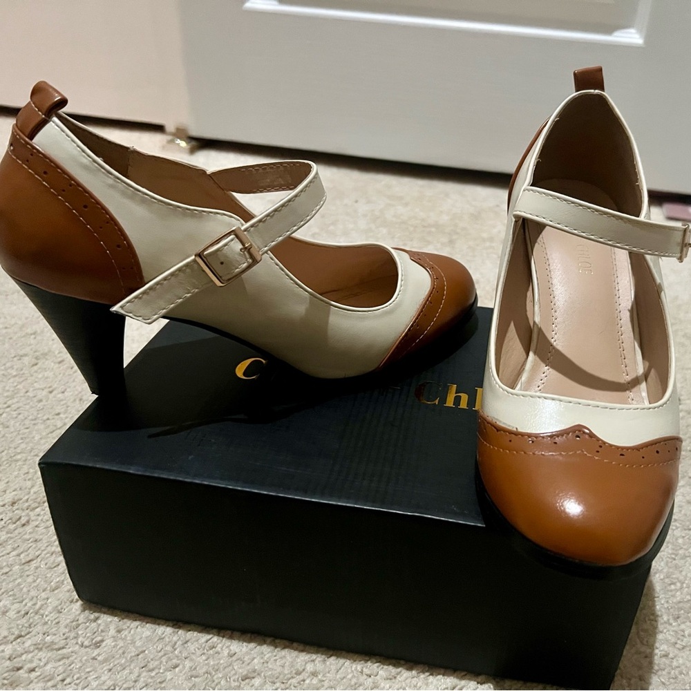 Chic Two-Tone Mary Jane Heels